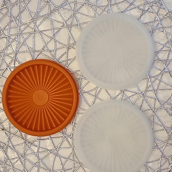 Vintage Tupperware 3 Small Serving Bowls with lids - Picture 3 of 4